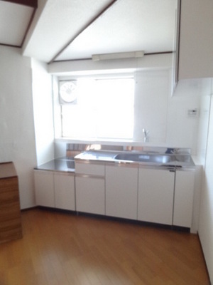 Kitchen. Is a convenient two-burner stove installation Allowed kitchen towards the self-catering school.