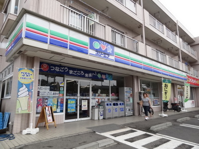 Convenience store. Three F (convenience store) up to 100m