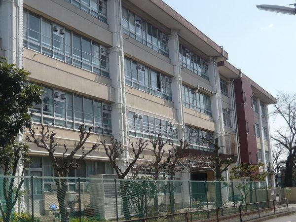 Junior high school.  ◆  Kawasaki City 850m but junior high school until junior high school, but