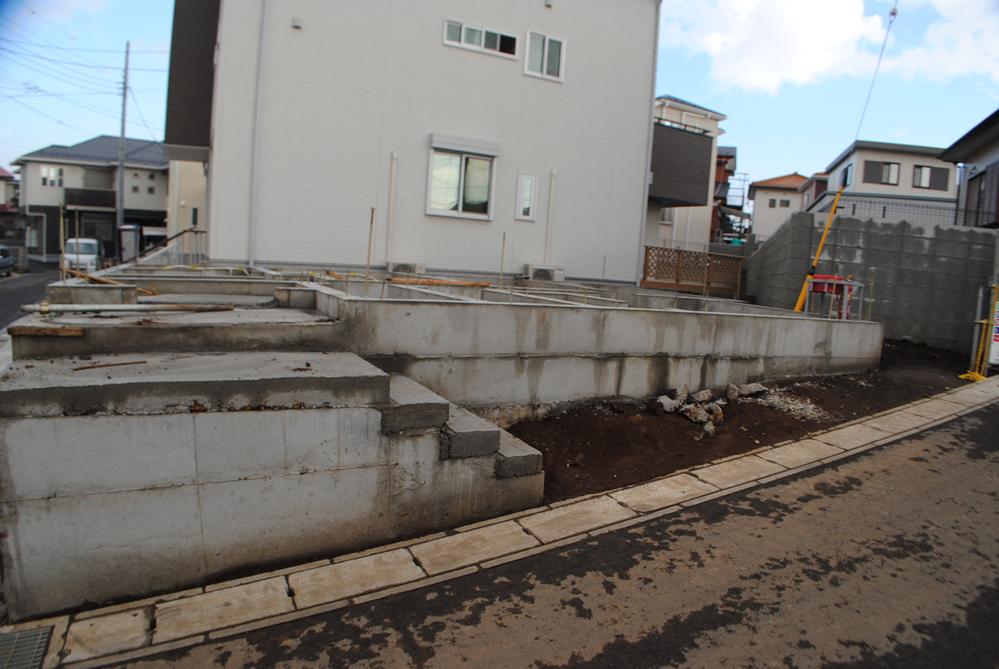 Local appearance photo. Local (12 May 2013) Shooting