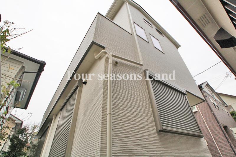 Local appearance photo. Local (11 May 2013) Shooting