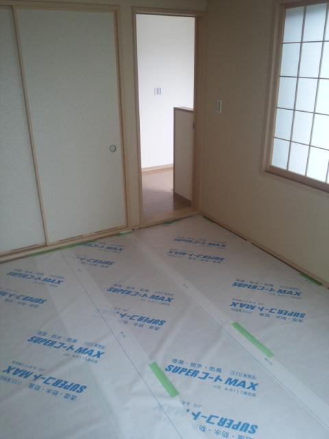 Other introspection. All units there are Japanese-style room. Photograph is the one of before turning on the tatami.