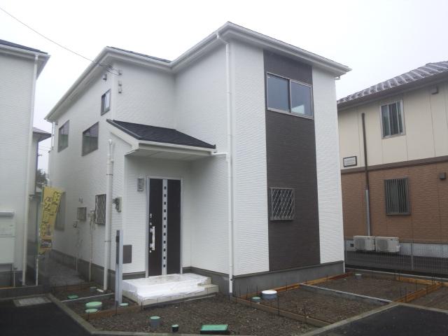 Local appearance photo. 4 Building appearance, It was completed. Well per yang south, Bright house.