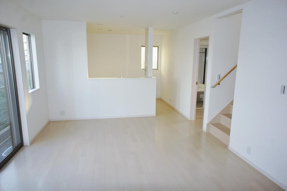 Same specifications photos (living). Example of construction