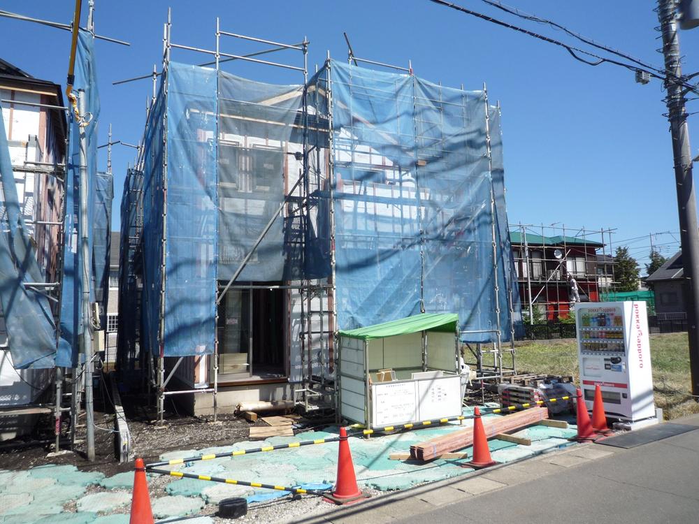 Local appearance photo. Building 3