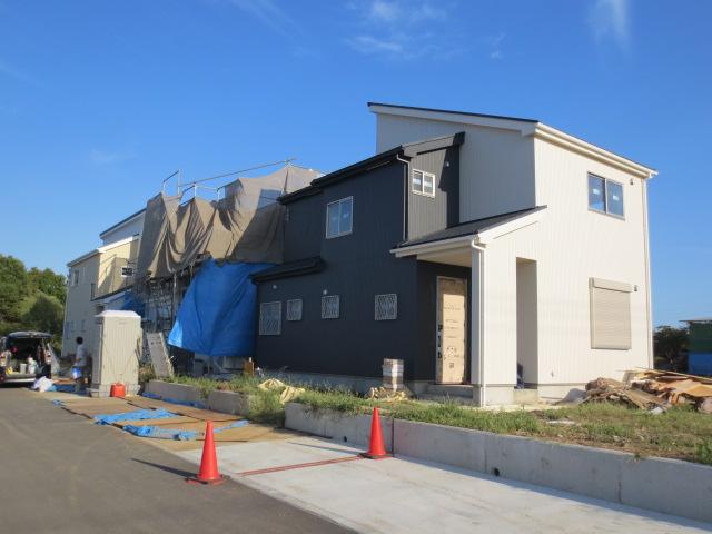 Local photos, including front road. Local (September 2013) Shooting