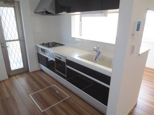 Kitchen. Building 2 kitchen