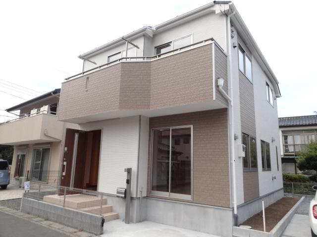 Local appearance photo. Local (10 May 2013) Shooting South road / Shaping land