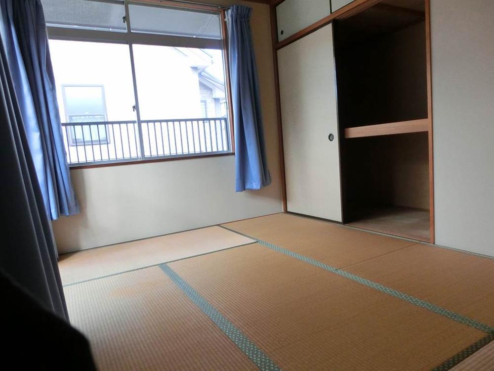 Other introspection. Also there is also a bright and accommodating the second floor of a Japanese-style room