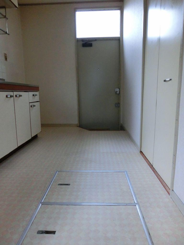 Same specifications photo (kitchen). There and convenient under-floor storage and back door! ! 