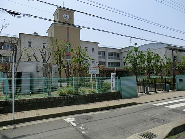 Primary school. 320m until samukawa Minami Elementary School
