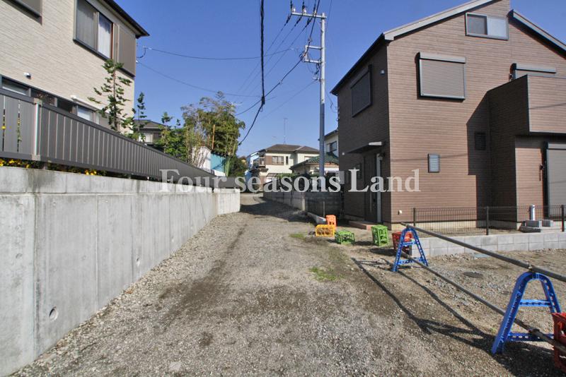 Local photos, including front road. Local (11 May 2013) Shooting