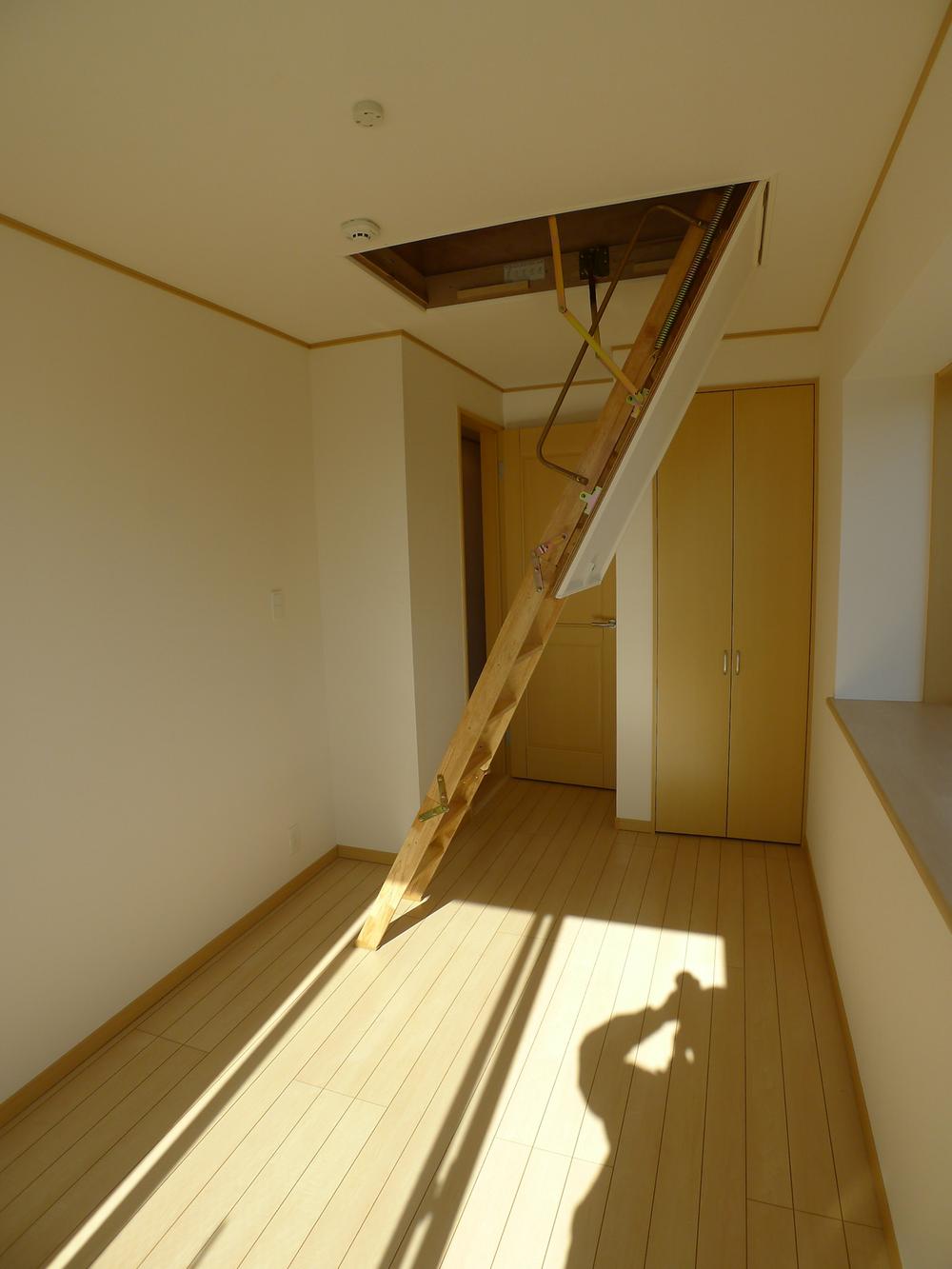 Same specifications photos (Other introspection). Same specifications photos (introspection) Attic storage stairs