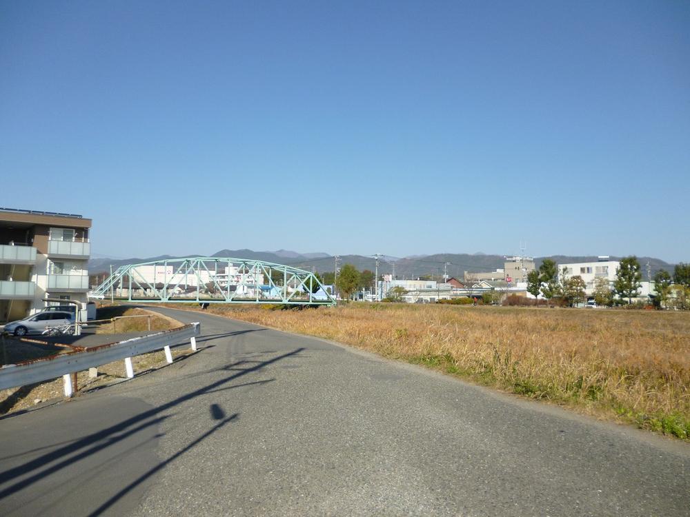 Local photos, including front road. Local (December 6, 2013) Shooting