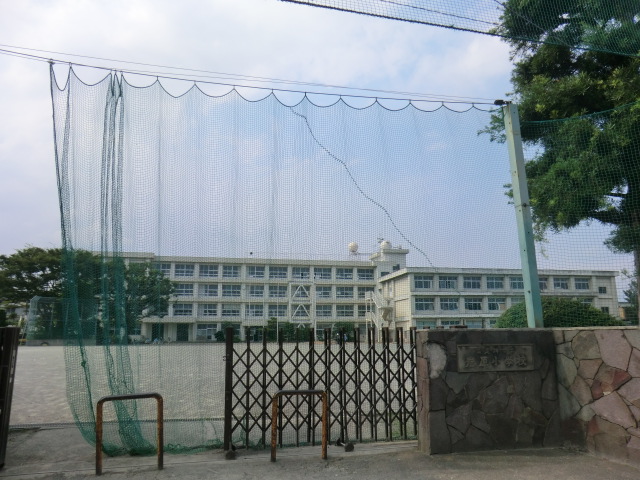 Primary school. Iwahara 800m up to elementary school (elementary school)