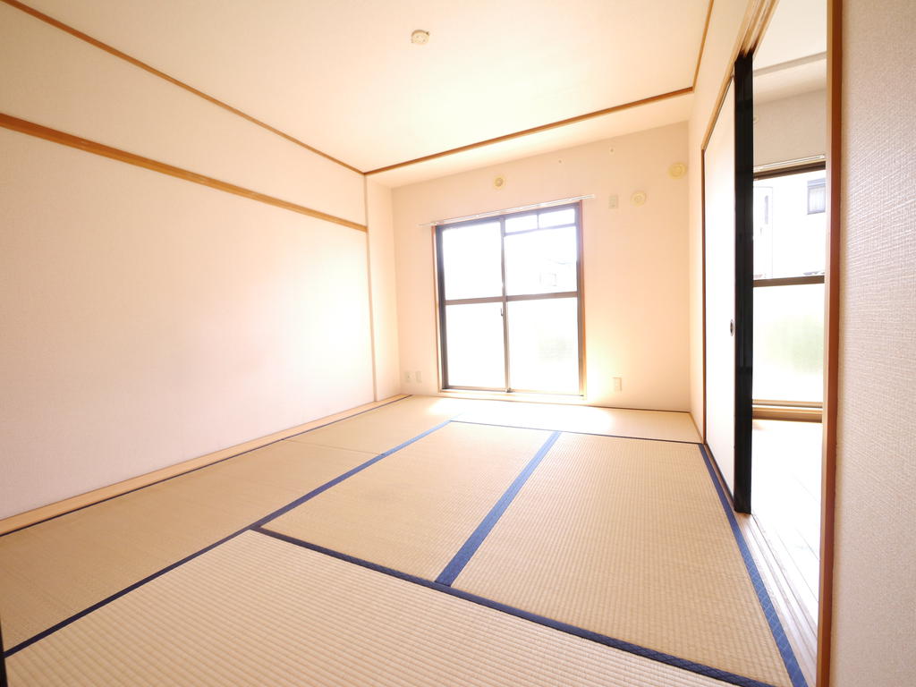 Other room space. Is a Japanese-style room to settle down and relieved
