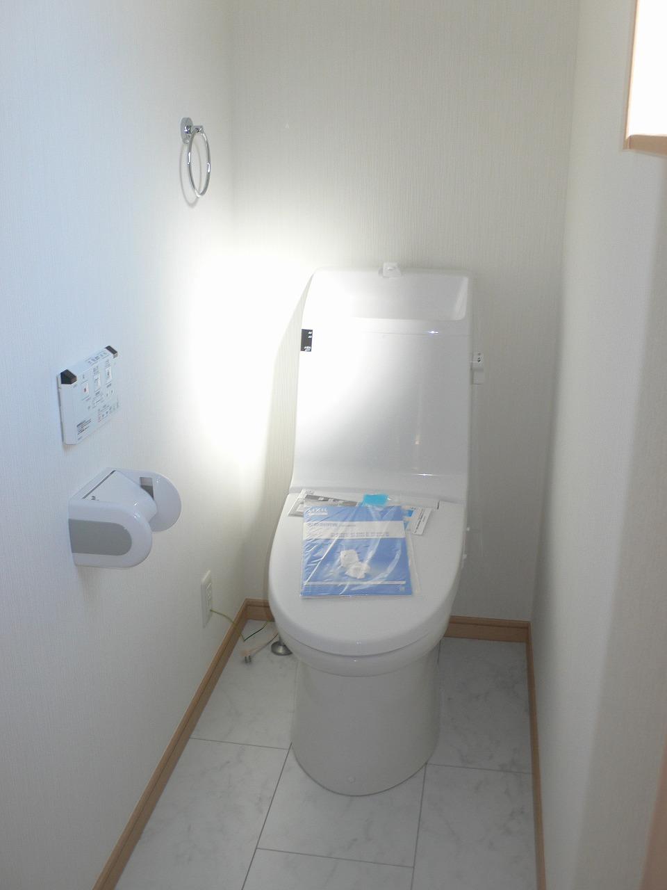 Toilet. Toilet on the ground floor ・ With the second floor bidet function