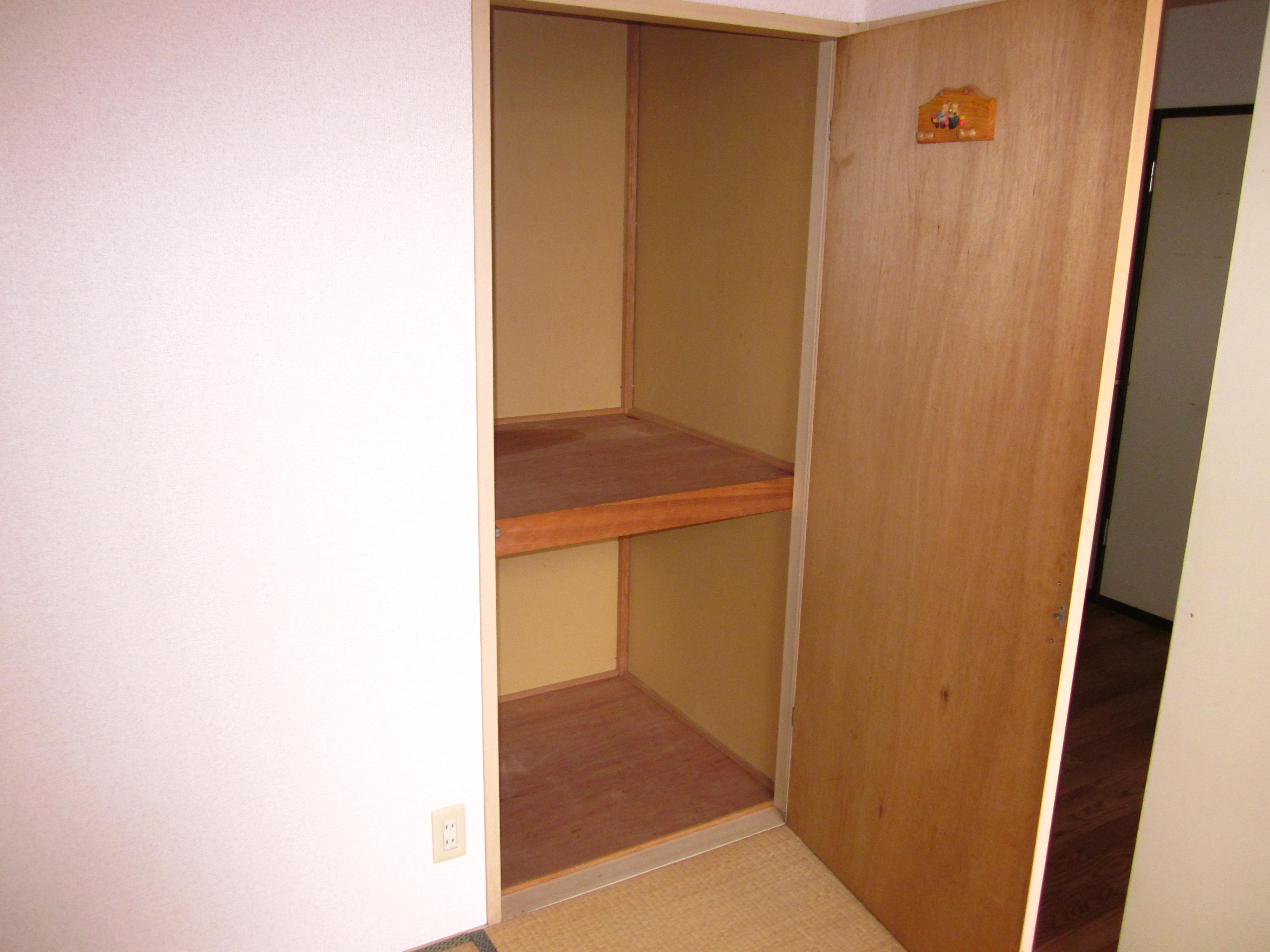 Receipt. Japanese-style room 4.5 tatami storage
