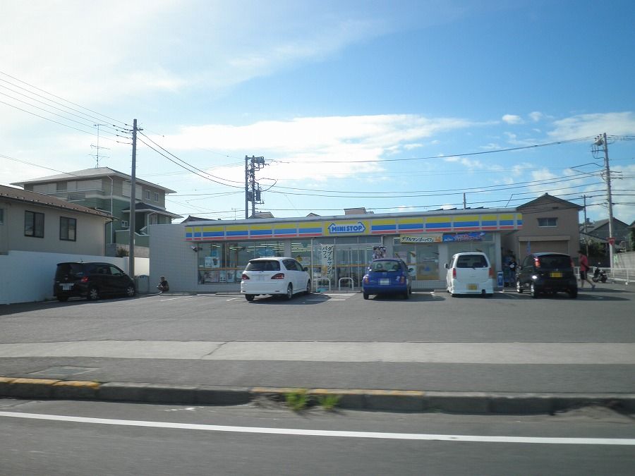 Convenience store. MINISTOP Miurakaigan to the store (convenience store) 462m