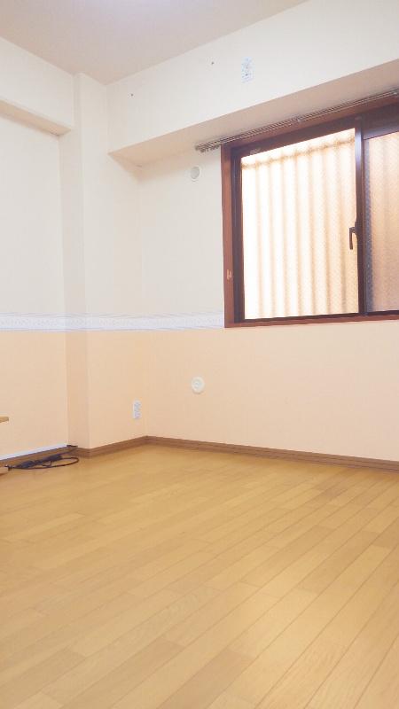 Non-living room. Western-style 4.5 Pledge. The room is beautiful