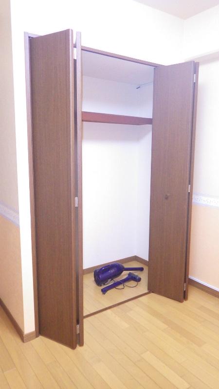 Receipt. There are also housed in the Western-style 4.5 Pledge of Western-style