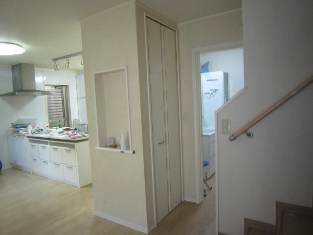 Living. First floor staircase