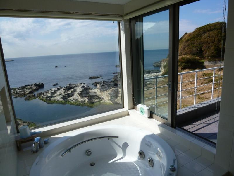 Bathroom. Ocean view from the Jacuzzi