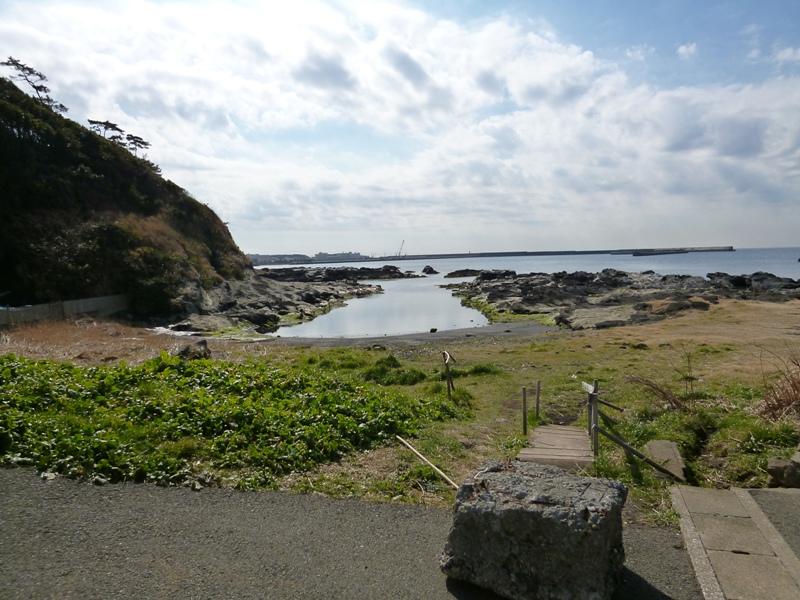 Other. It is out to the beach in a 1-minute walk from the property. It is a beautiful cove. 