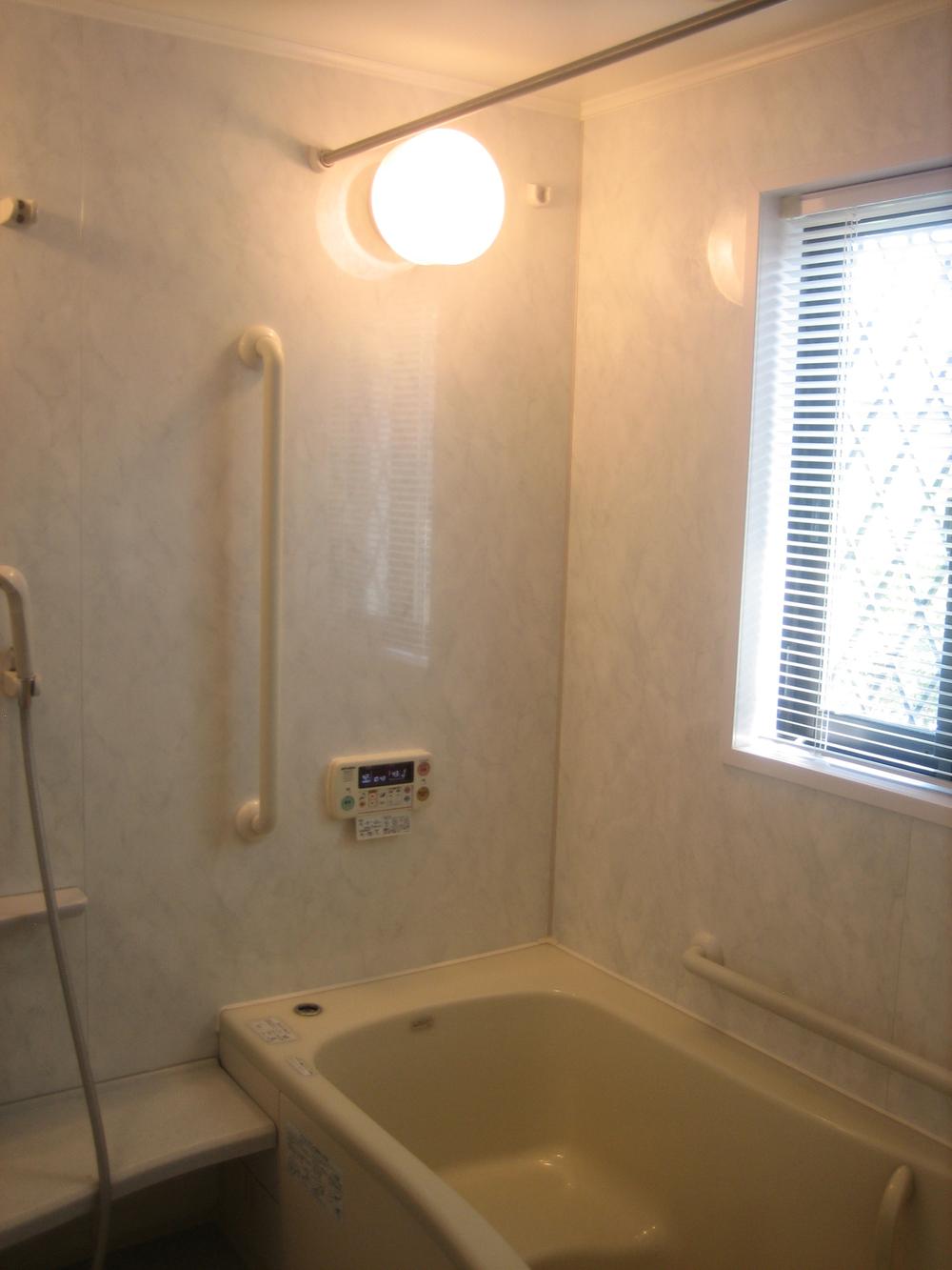 Bathroom. Barrier-free specification with a handrail.