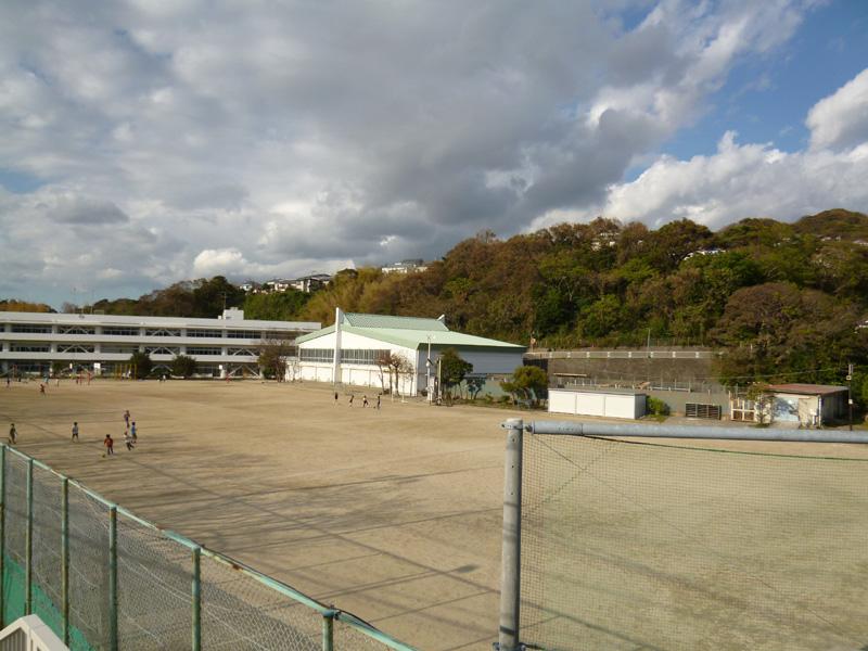 Primary school. Hayama until elementary school 400m