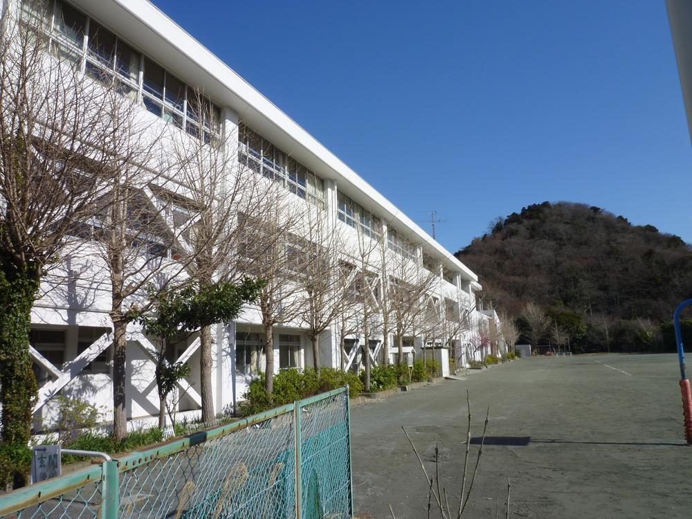 Primary school. Nagara Elementary School