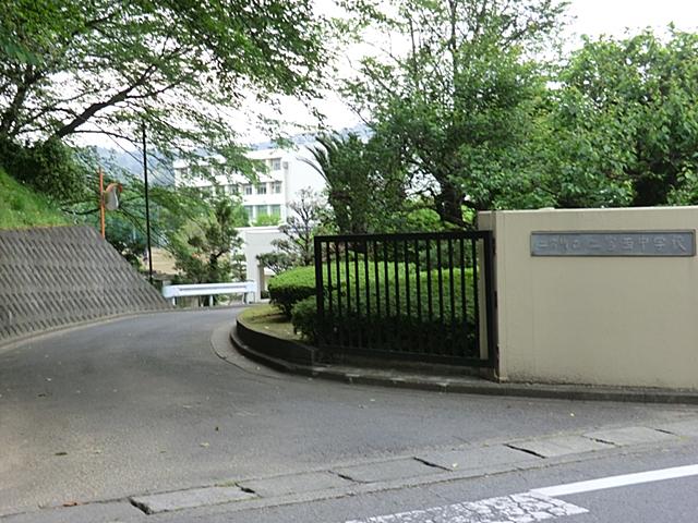 Junior high school. 2573m to Ninomiya Municipal Ninomiya West Junior High School