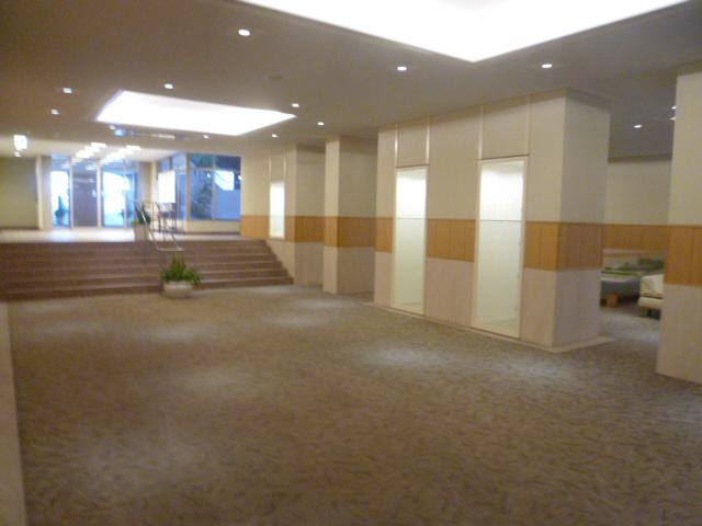 Other common areas. Entrance