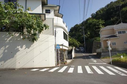 Local photos, including front road. Frontal road
