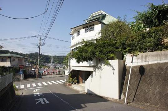 Local photos, including front road. Frontal road