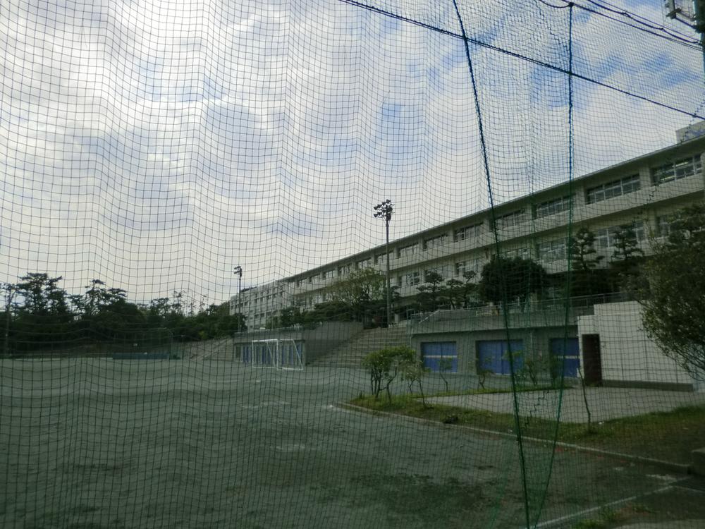 Junior high school. Oiso 2400m until junior high school