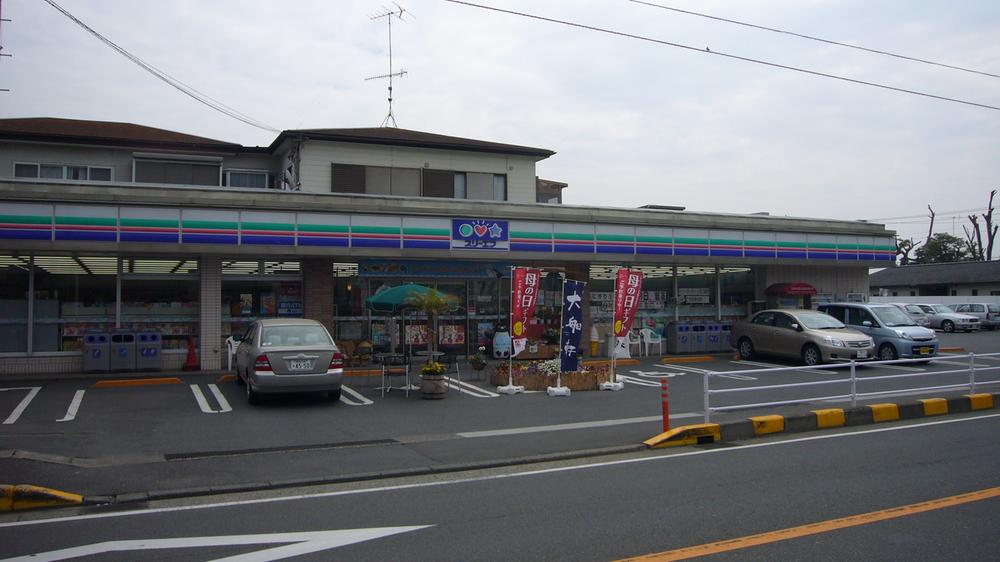 Convenience store. Three F Oiso Kokufu 370m to shop