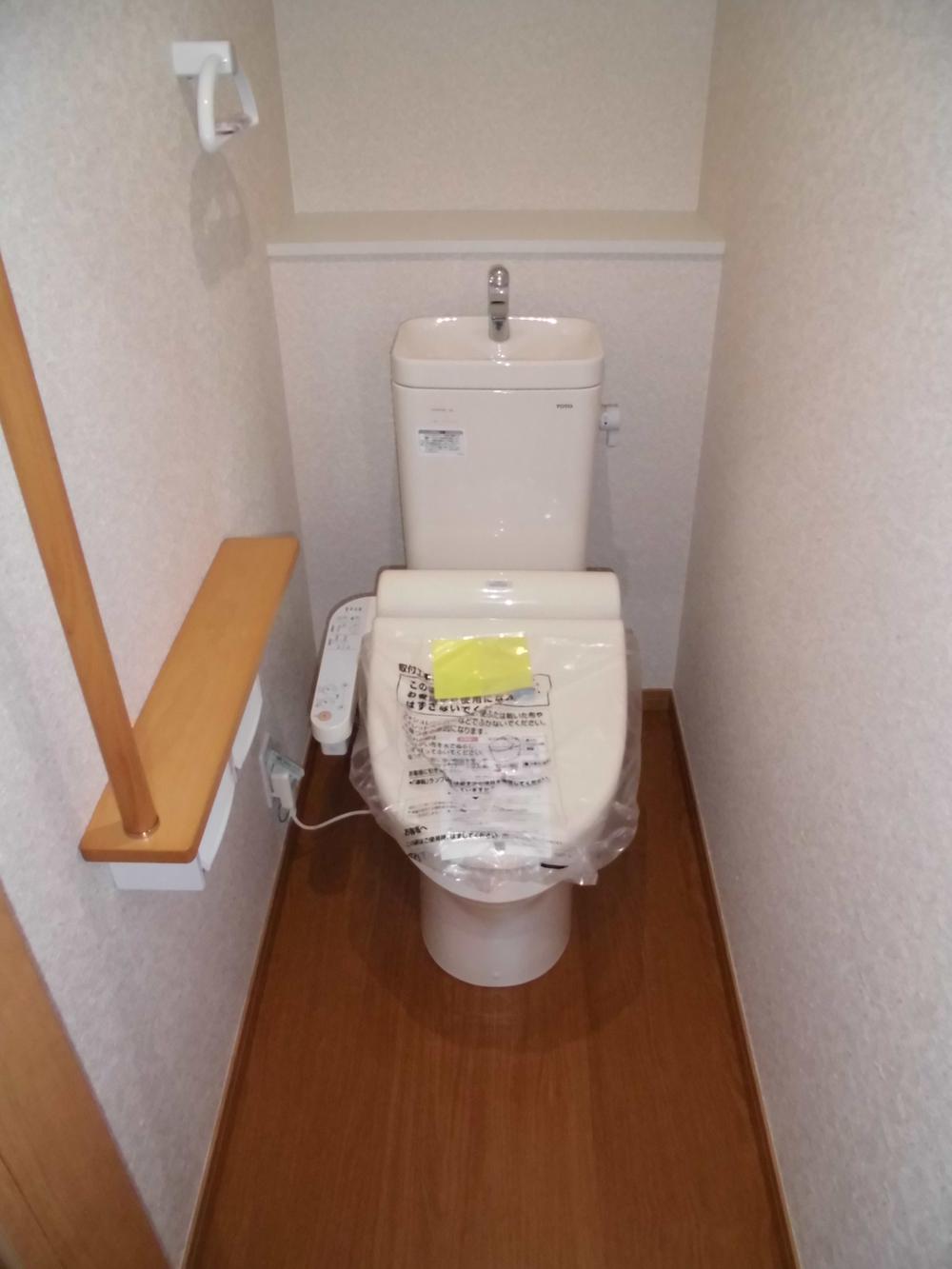Toilet. Indoor (November 22, 2013) Shooting