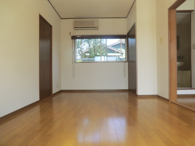 Living and room