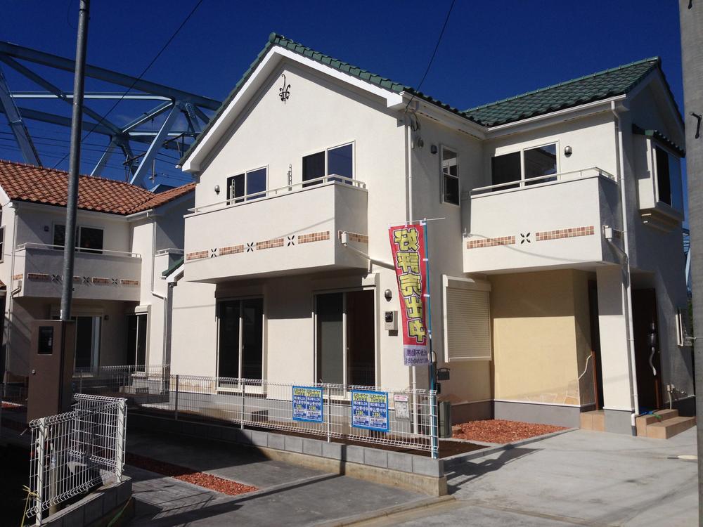 Local appearance photo. Local (10 May 2013) Shooting