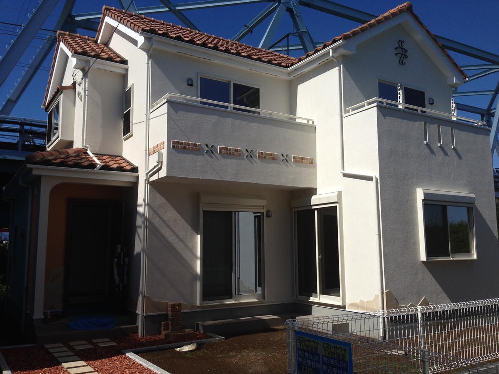 Local appearance photo. Local (10 May 2013) Shooting