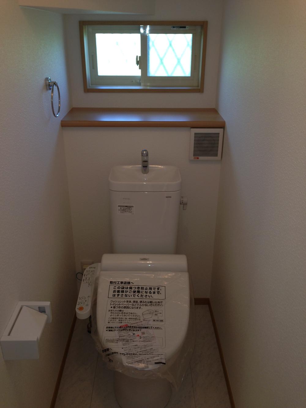 Toilet. Indoor (10 May 2013) Shooting