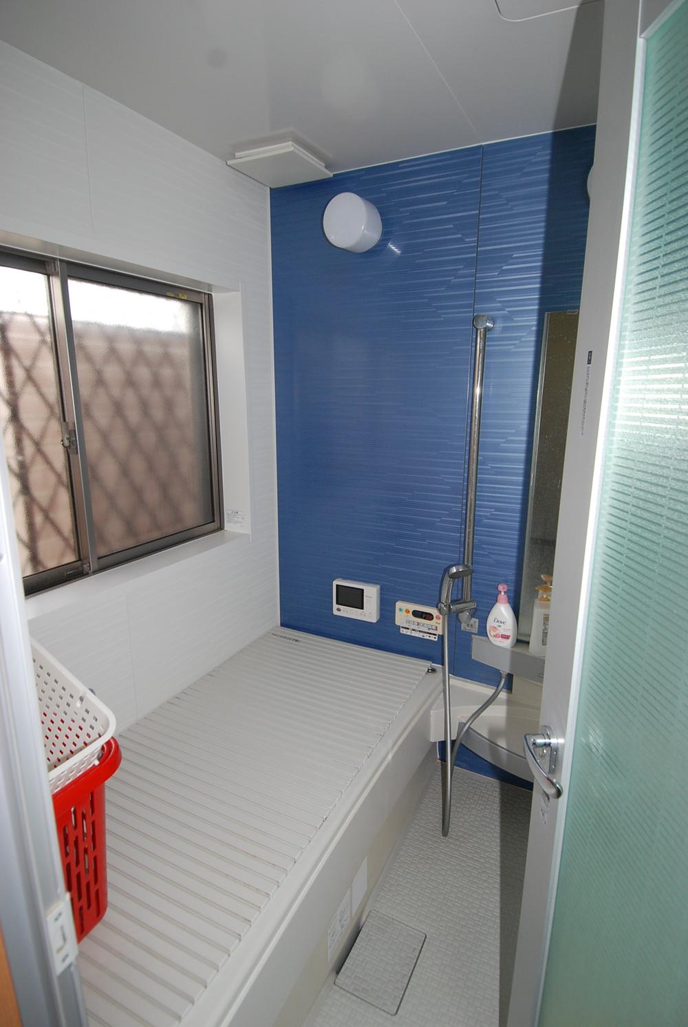 Bathroom. Indoor (12 May 2013) Shooting