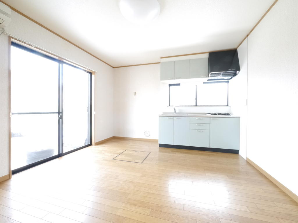 Kitchen. Bright dining of two-sided lighting
