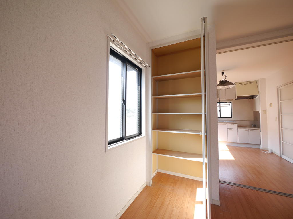 Receipt. Storage of useful Western-style to organize small items