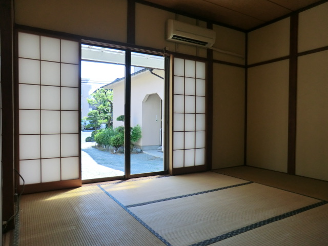Living and room