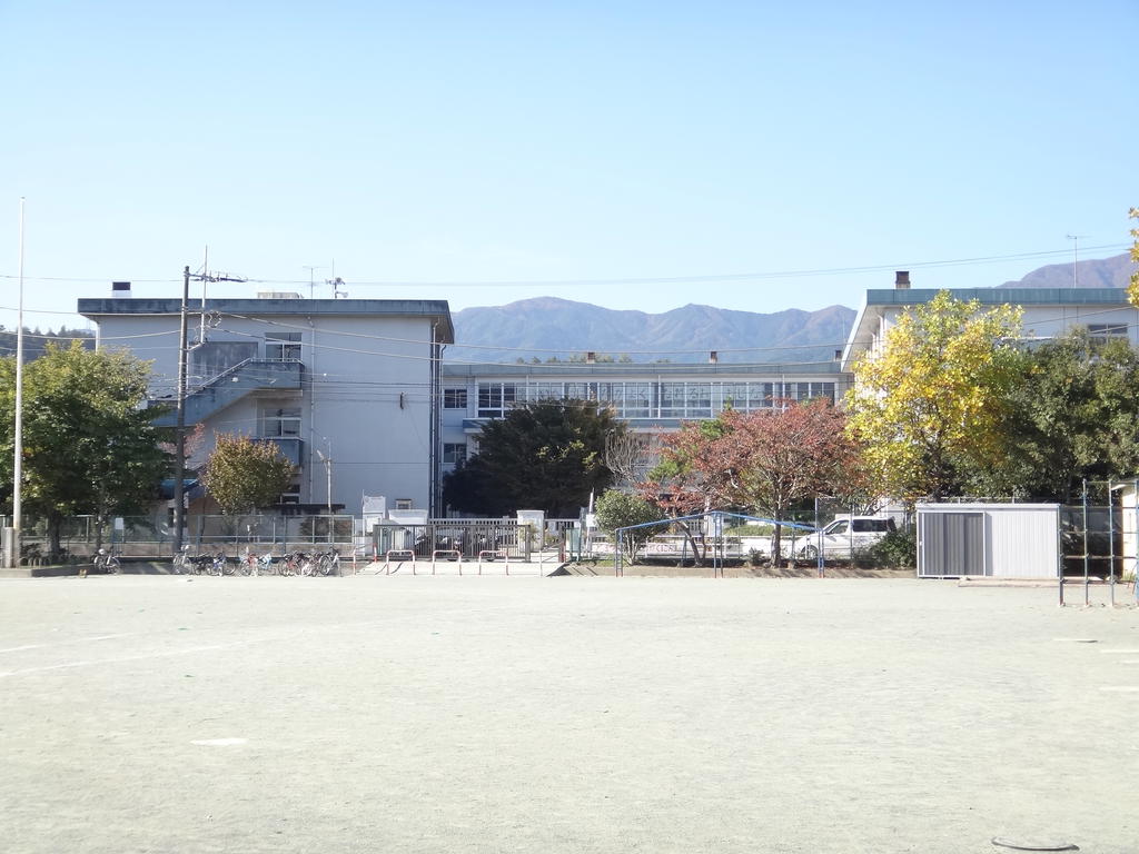 Primary school. 540m to Odawara Tatsutomi water elementary school (elementary school)
