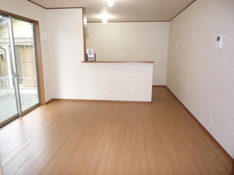 Same specifications photos (living). Construction example: Living