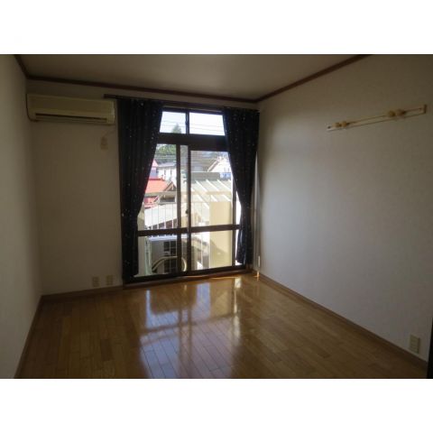 Living and room. It is with LED lighting (remote control).