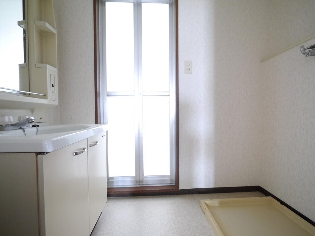 Washroom. Washroom